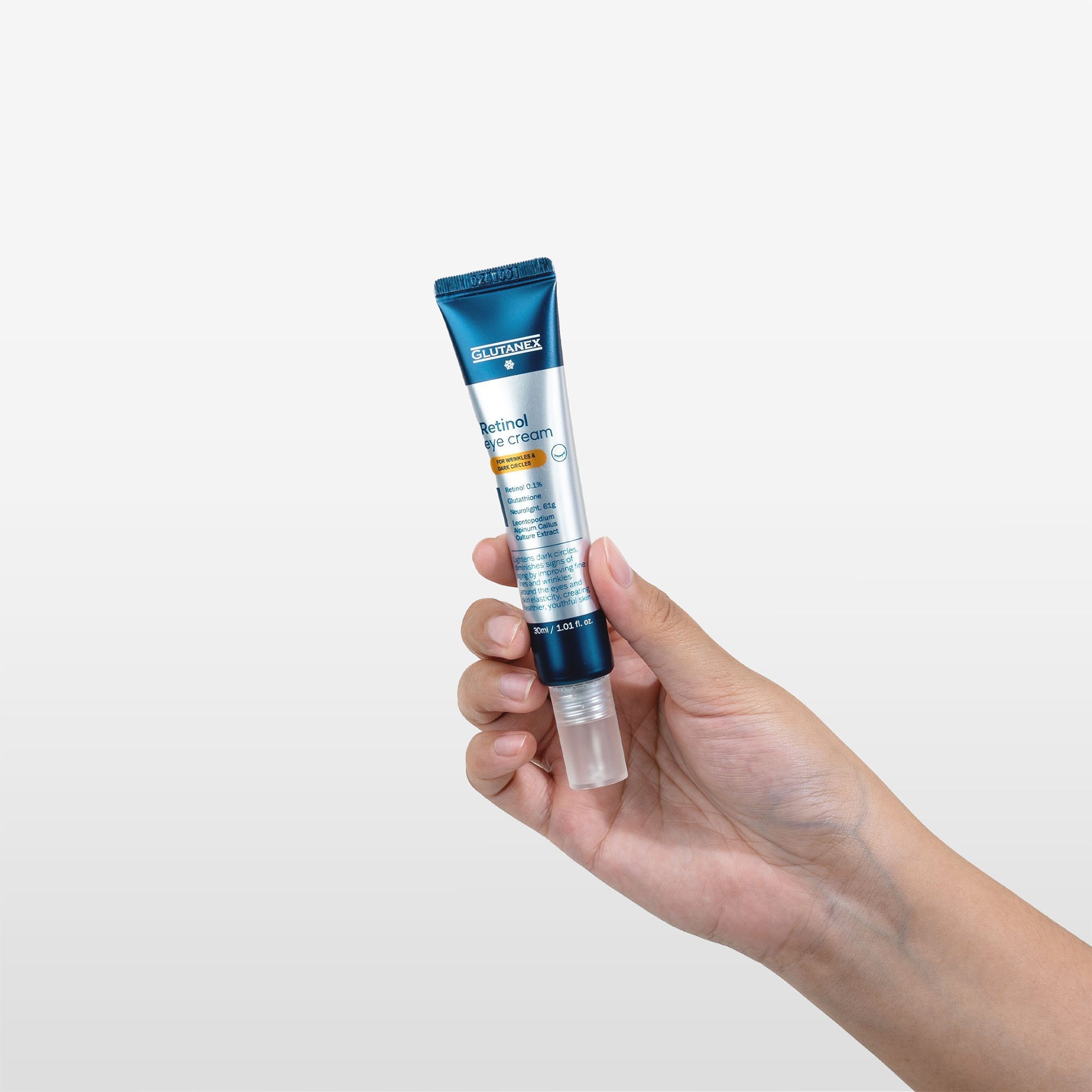 Glutanex Retinol Eye Cream tube – a powerful eye cream with Retinol and Glutathione, designed to reduce wrinkles and dark circles for youthful, radiant eyes.