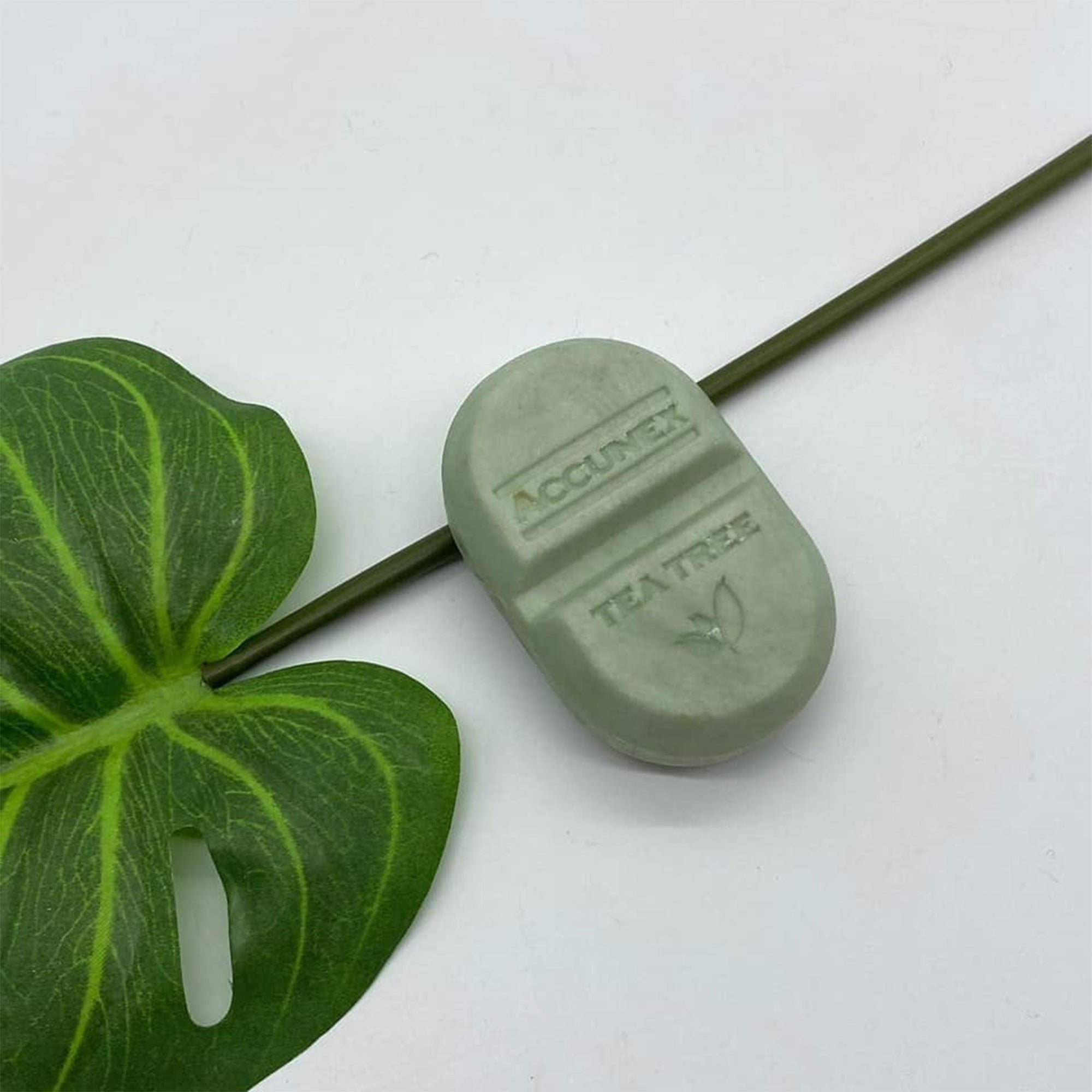 Accunex Soap bar – an anti-acne facial and body cleanser with natural tea tree oil and salicylic acid, designed to clear blemishes and prevent breakouts.